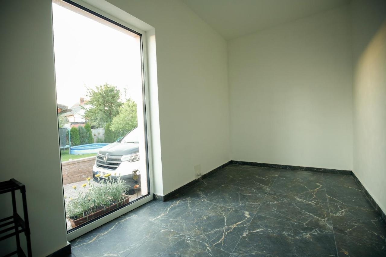 Apartman Devade Se Dvema Loznicemi A Wifi Pripojenim Trutnov Exterior photo